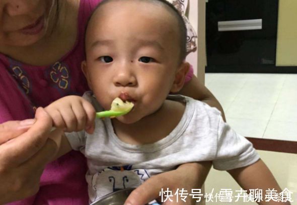 生长发育|宝宝长到多大能吃盐?很多家长不懂,盐吃太早对宝宝不好,别弄错