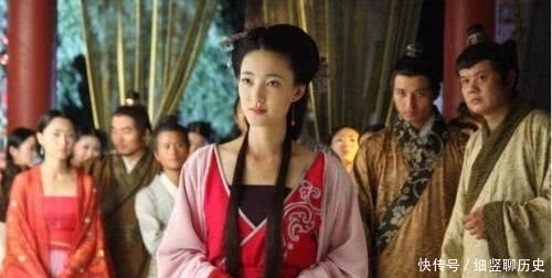 逃走|为什么古代没有身份证,青楼女子不敢私自逃走,而要赎身才能走呢?