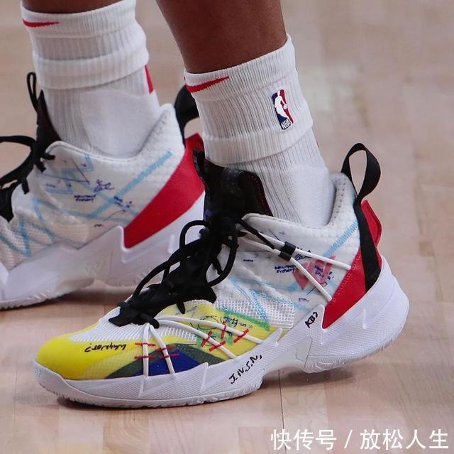 绝杀|是什么鞋助巴特勒绝杀|今日球鞋上脚