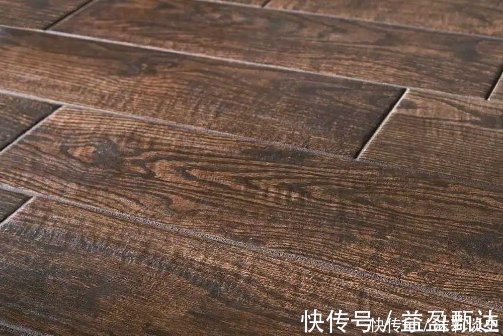 防滑性|客厅瓷砖怎么选？想要既体面又温馨？这些要点要知道！