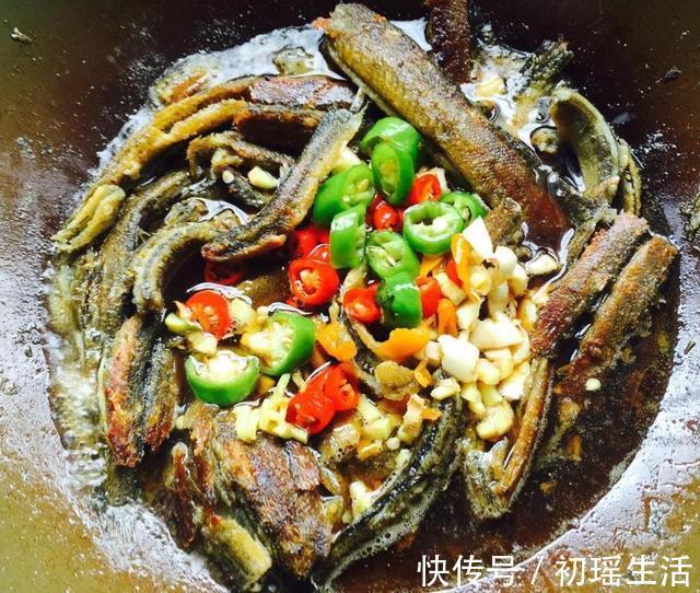 碰到这种鱼我从不还价,一买就是好几斤,简单一炖鲜美好喝还不腥