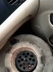 |搞笑GIF:只因在人群中多看了她一眼 结果在医院住了一个月