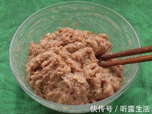 淀粉|过年炸丸子,别只会傻傻加淀粉,牢记这3放,鲜香酥脆,立刻光盘