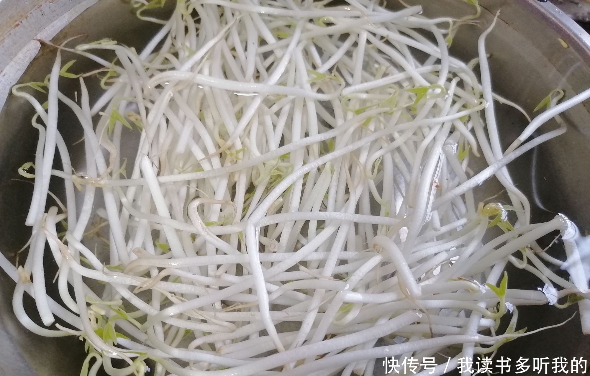 这菜是天然“推粪机”,润肠通便,每天吃一次,排出宿便,真轻松