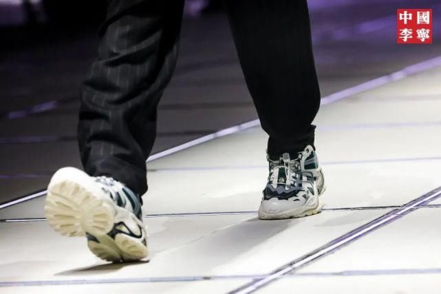 中国李宁2021秋冬潮流发布：悟创吾意，风格呈现