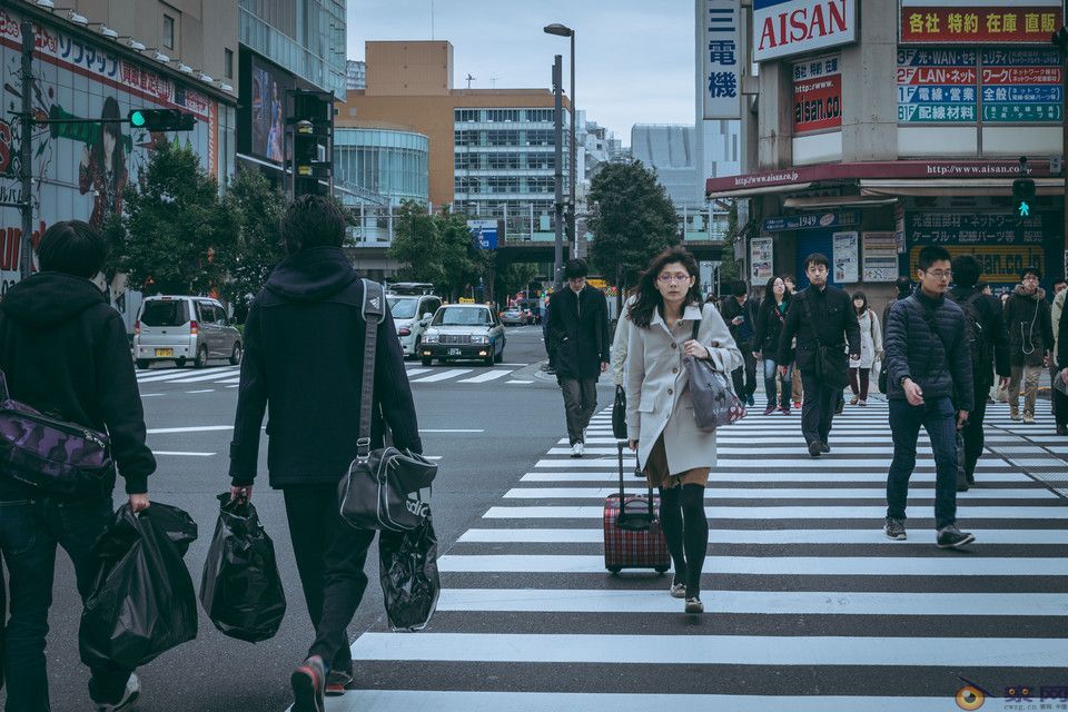 日报道|日本厚生劳动省：2012-2017年日本半数过劳自杀者死前6天内患有精神疾病