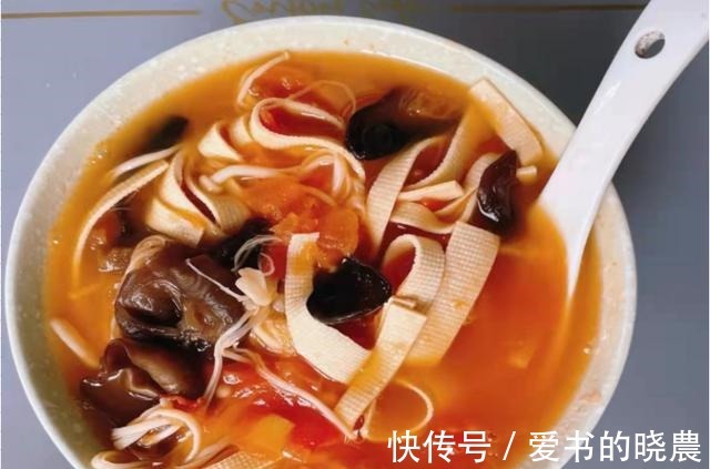 天一冷,常给孩子喝这汤,10分钟就上桌,营养极高,再贵也别省!