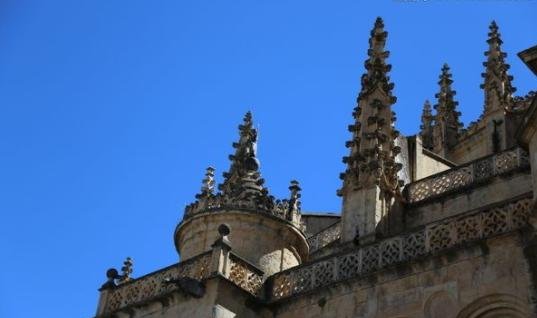 塞哥维亚古罗马输水道，大概建于公元50年前后，迄今完好