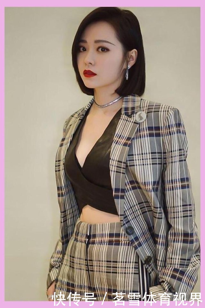 女人到中年头发别剪太短,这4款短发刚刚好,时髦又减龄