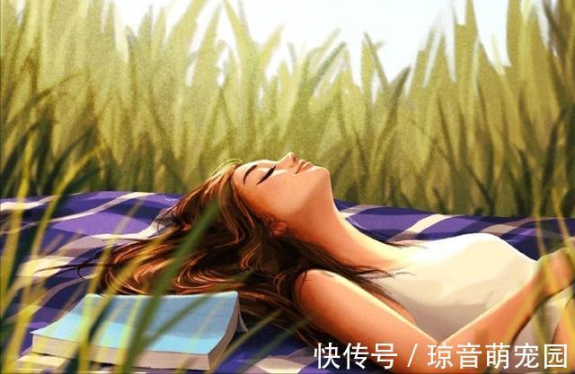 浅蓝色|越宽松、越减龄！日本52岁模特的“高级蓝”穿搭，优雅舒适好喜欢