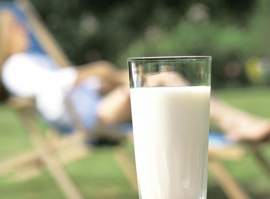 中粮|7岁男孩不喝可乐,身体发育远逊同龄人,儿科医生:4种食物惹的祸