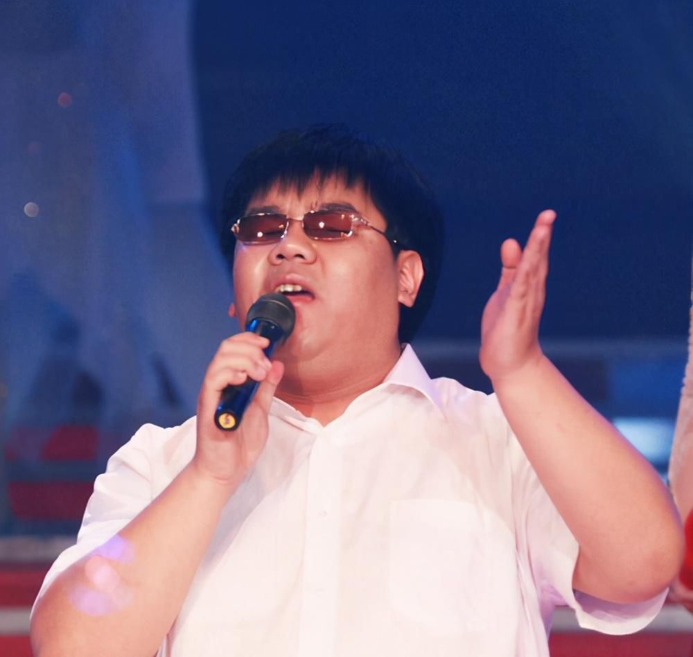 母细胞瘤|他曾是星光大道总冠军,爆红后被导演骂滚出娱乐圈,如今怎样了?