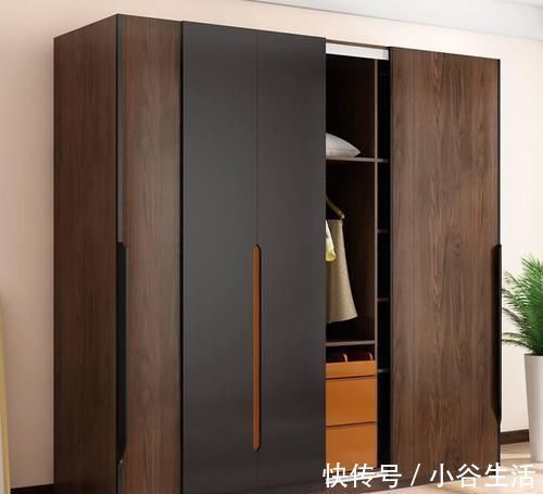 木工|卧室最不该装这种衣柜了，费钱占地不好用，懊悔听了木工说才发觉