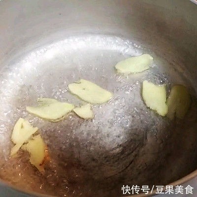 家常菜盐水河虾，虾壳脆虾肉鲜不腥有技巧