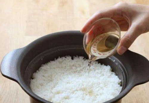 大米|煮大米饭时，先别着急加水下锅，若少了此步，难怪米不香！