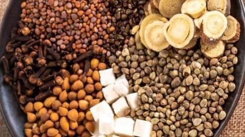 垃圾|便秘不能乱用药,1种水每天坚持喝,肠道垃圾冲光光,便秘不存在