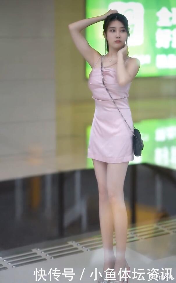 甜而不腻|真丝裙让妹子走在时尚前沿,效果甜而不腻