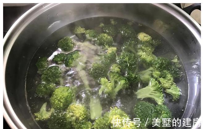 营养价值|5种必须要焯水后再吃的蔬菜,今天才知道原因,看后赶快告诉家人