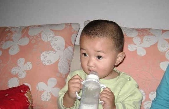 脾胃虚弱|这四种水果吃得太多了孩子脾胃虚弱,不能长大父母必须记住孩子应该少给