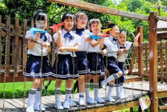 创意|恰同学少年！沪16区幼儿园、中小学创意毕业照来了