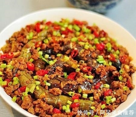 刚刚简单做了一桌子菜,味道超美,全家人抢着吃!