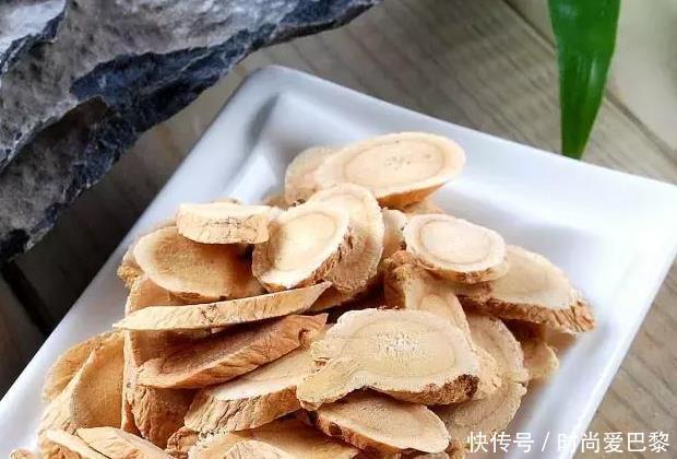 老中医黄芪是一宝，喝黄芪水有12大好处，一起来了解下