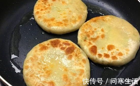彩虹|一棵白菜，两碗面，烙出皮薄大馅，香喷喷的白菜饼，真香
