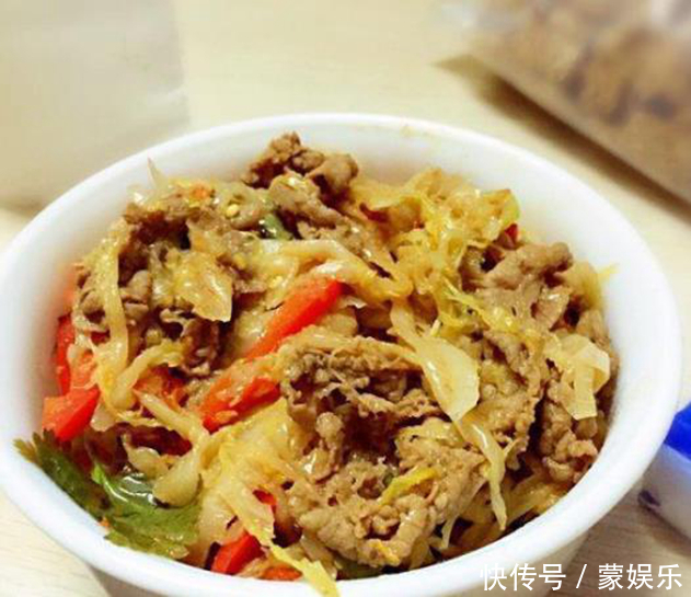 看着十分馋的美食,趁热吃更美味,下饭又暖身