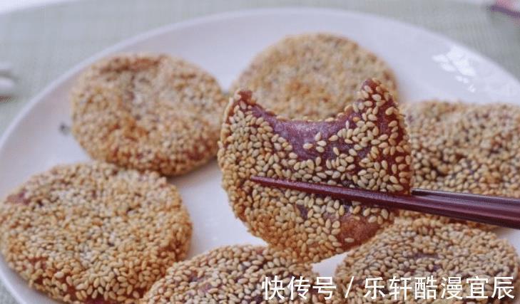 豆沙|夜市地摊需要排队才能买到的紫薯豆沙饼,在家10分钟能做1大盘