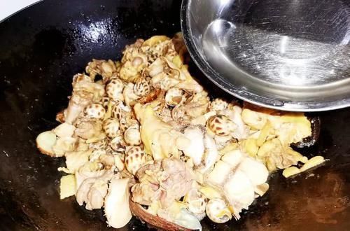 电饭煲|一桌人吃饭只有4道菜,还被夸,有一道菜价值200元,上档次有面子