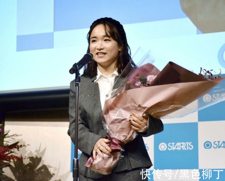 日本女乒|伊藤美诚演讲：3个汉字总结2021，PK中国后，“楽”变成了“苦”