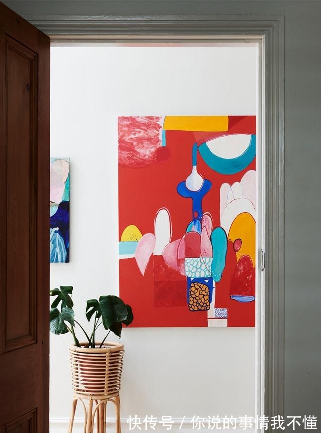 现代|幸福的四口之家，一扇生动记录风景的窗，草绿色的客厅，人人羡慕！