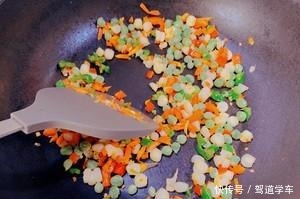 只需手抓饼就可以做的披萨，下班回家做好就能吃，营养卫生又健康