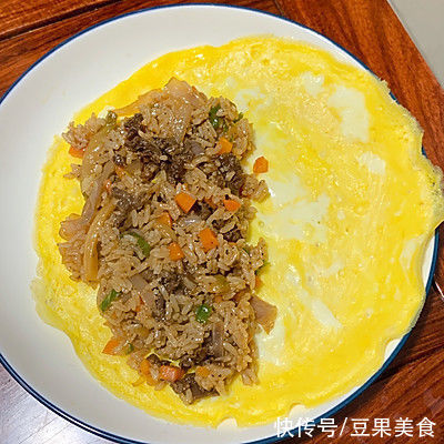 黑椒牛肉蛋包饭|自制黑椒牛肉蛋包饭（简单美味家常菜），再也不用买了