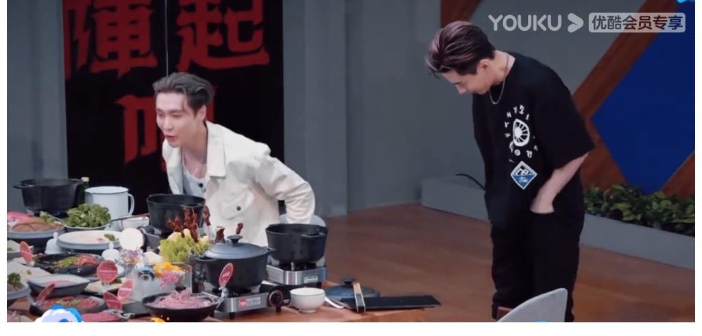 劉憲華|《街舞4》其他三位隊長的“回憶殺”太過久遠，一博只能默默微笑