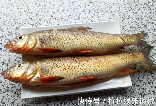 教你一道东北做鱼的方法,鱼不用煎也不用炸,酱香味浓还下饭