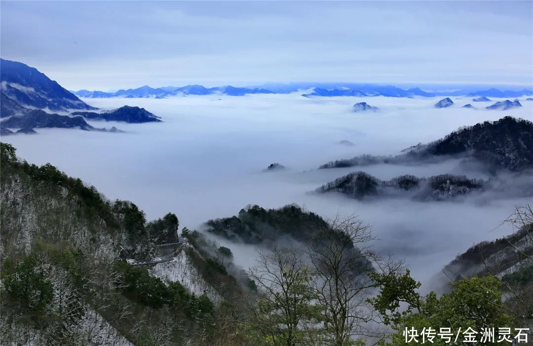 陕西平利：化龙山春雪云海，美如仙境