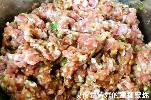 大厨|萝卜做饺子馅，不用焯水不用盐杀水，大厨教你一招，饺子鲜香味美