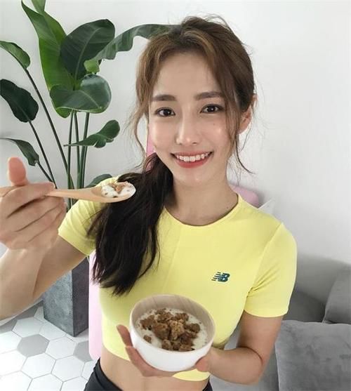 健身餐|韩国美女,这样的身材,配上这超高的颜值,试问,谁能顶得住呢?