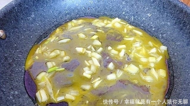 一个人的“黑色”早餐火了,低脂低热营养高,网友:自律真好!