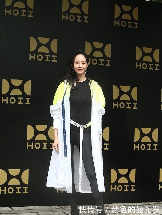 风衣 秋天还是要穿风衣,不仅帅气还洒脱,女人过40穿太显嫩!