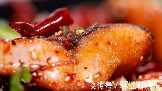 想吃烤鱼别去饭店了！不用烤，有锅就能做，酥香入味很过瘾
