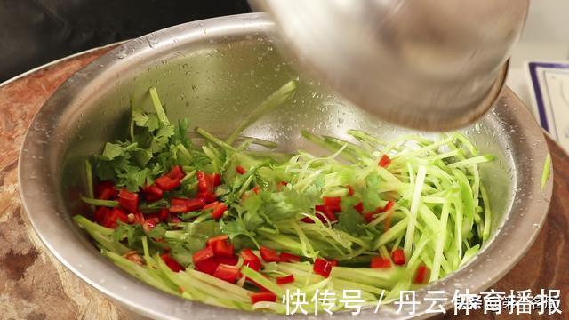 饭店|饭店的“凉拌萝卜丝”为啥好吃？看看都用的啥调料，开胃又解腻