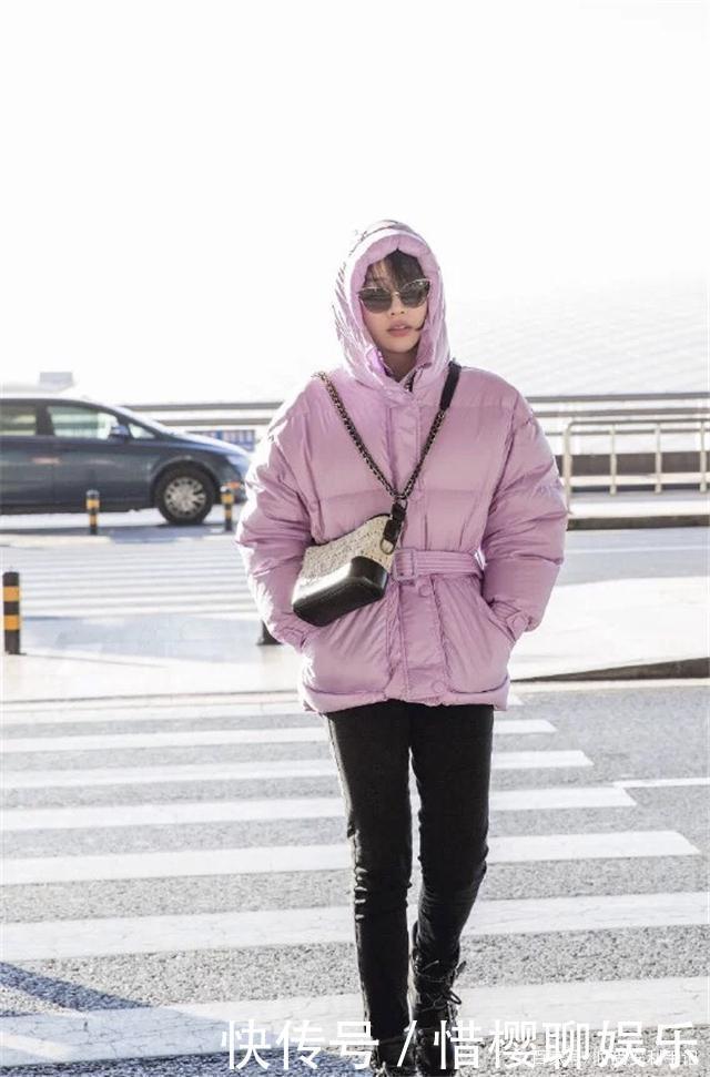 穿羽绒服时,挑对颜色是关键,建议多穿这几种“流行色”,特好看