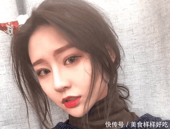 地铁|抖音小姐姐地铁一直“撩汉”,没想到直接被抗走,神操作!