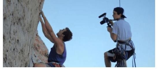 碎玻璃|全宇宙最牛运动鞋，全身拿不锈钢打造，碎玻璃在它面前就是小泡沫