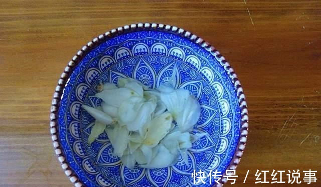 冬日女人必备甜品，这三样食材一起蒸一蒸就好！