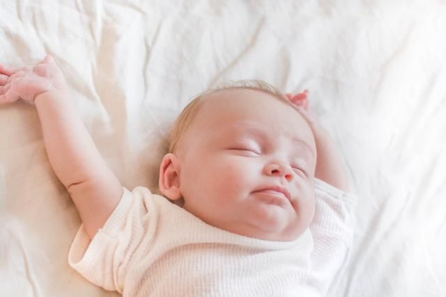 春捂秋冻|春捂秋冻 秋季这样给宝宝穿衣服 宝宝抵抗力更强身体更强健！