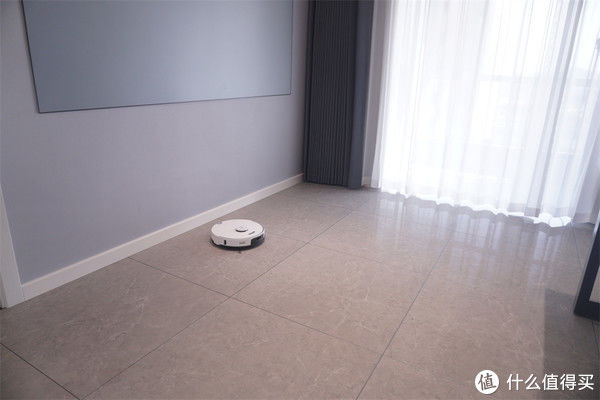 地板|地板脏了？不要犹豫，你的房间还缺一台扫地机器人！全网第一个用八宝粥做测试的博主（是否翻车）