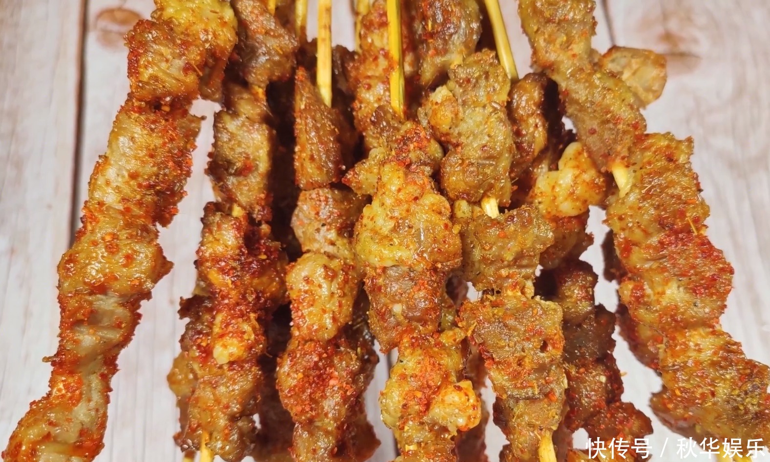 想吃羊肉串教你在家做,健康无油烟,咬一口滋滋冒油,太解馋了